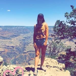 Meet your Posher, Mikala